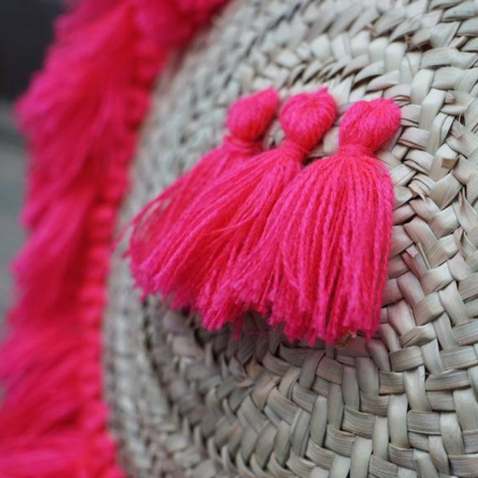 Round Moroccan Straw Beach hand Bag with Tassels - berberlifeshop
